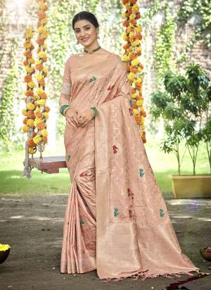 Attractive These Fastive And Party Wear Saree in Fine Colored.These Saree And Blouse is Fabricated On Assam Silk.Its Beautified With Wevon Jacquard Designer.