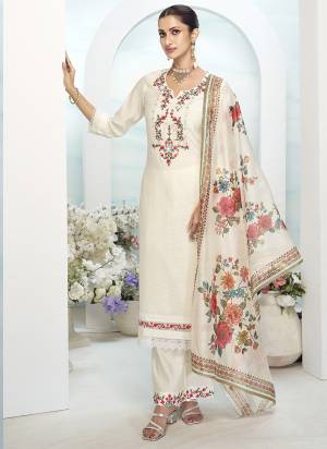 Garb These Beautiful Looking Readymade Suits.These Top Are Viscose Silk And Bottom Are Milan Silk And Dupatta Are Organza Fabricated.Its Beautified With Wevon Designer,Embroidery,Hand Work With Printed Dupatta.