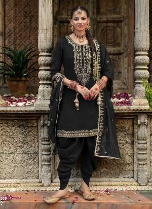 Attractive These Beautiful Looking Readymade Tulip Suits.These Top Are Viscose Silk And Bottom Are Viscose Silk And Dupatta Are Organza Fabricated.Its Beautified With Woven Self Designer,Embroidery Work.