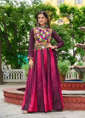 Attractive These Navratri Special Lehenga Top in Fine Colored. These Lehenga Are Chinon And Top Are Fabricated On Chinon Fabriced. It is Beautified With Designer Pedding Color With Traditional Kutchi Gamthi Embroidery Work.