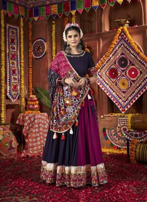 Attrective These Navratri Special Lehenga Choli in Fine Colored.These Lehenga Are Viscose Cotton And Blouse Are Viscose Cotton And Dupatta Are Fabricated On Viscose Cotton.Its Beautified With Designer Multy Thread,Mirror Embroidery,Hand Work.