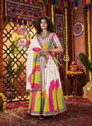 Attrective These Navratri Special Lehenga Choli in Fine Colored.These Lehenga Are Gajji Silk And Blouse Are Gajji Silk And Dupatta Are Fabricated On Gajji Silk.Its Beautified With Digital Printed,Designer Multy Thread,Mirror Embroidery Work.