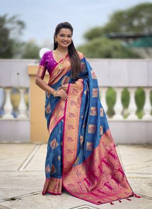 Attrective These Party Wear Saree in Fine Colored.These Saree And Blouse is Fabricated On Banarasi Silk.Its Beautified With Weaving Meenakari Designer.