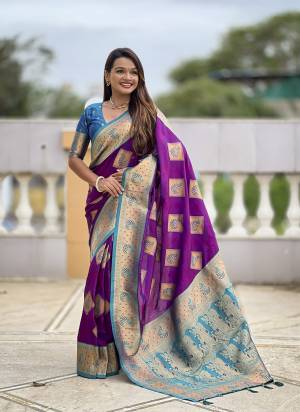 Attrective These Party Wear Saree in Fine Colored.These Saree And Blouse is Fabricated On Banarasi Silk.Its Beautified With Weaving Meenakari Designer.