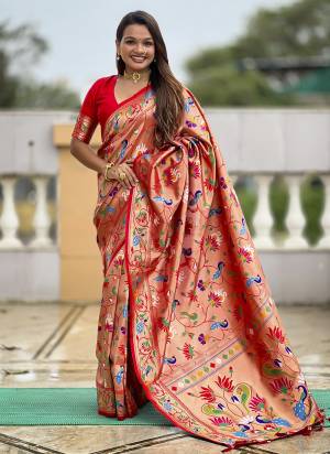 Garb These Party Wear Saree in Fine Colored.These Saree And Blouse is Fabricated On Kanjivaram Silk.Its Beautified With Heavy Weaving Jacquard Designer.