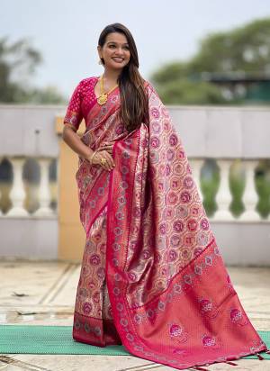 Garb These Party Wear Saree in Fine Colored.These Saree And Blouse is Fabricated On Kanjivaram Silk.Its Beautified With Heavy Weaving Jacquard Designer.