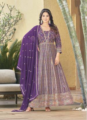 Attrective These Party Wear Anarkali Suit in Fine Colored Pair With Bottom And Dupatta.These Top Are Georgette And Dupatta Are Fabricated On Georgette Pair.Its Beautified With Designer Heavy Embroidery Work.