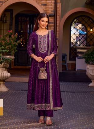 Garb These Beautiful Looking Readymade Anarkali Style Suits.These Top Are Vichitra Silk And Bottom Are Vichitra Silk And Dupatta Are Vichitra Silk Fabricated.Its Beautified With Foil Printed,Designer Embroidery,Hand Work.