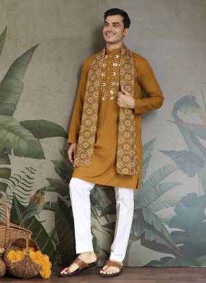 Attrective These Party Wear Readymade Kurta With Dupatta Pair in Fine Colored.These Kurta And Dupatta Are Viscose Fabricated on Pair.Its Beautified With Wevon Jari Lininig Designer With  Thread,Mirror Embroidery Work With Foil Printed Dupatta.