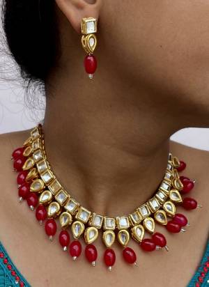 Attrective These Partywear Beautifil Colored Nacklace Set.These Nacklace Set is Come To Alloy Material And Beautified With Kundan Stone Work.