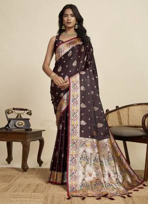 Looking This Party Wear Two Tone Saree Paired With Blouse.This Saree And Blouse Are Two Tone Satin Silk Fabric With Wevon Meenakari Designer. Buy This Pretty Saree Now.
