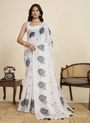 Looking This Party Wear  Saree Paired With Blouse.This Saree And Blouse Are Linen Fabricated With Wevon Jari Border With Designer Digital Printed. Buy This Pretty Saree Now.