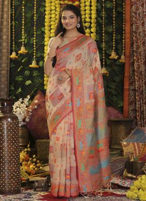 Garb These Fastive And Party Wear Saree in Fine Colored.These Saree And Blouse is Fabricated On Linen Cotton.Its Beautified With Heavy Woven Designer.