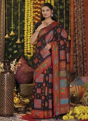Garb These Fastive And Party Wear Saree in Fine Colored.These Saree And Blouse is Fabricated On Linen Cotton.Its Beautified With Heavy Woven Designer.