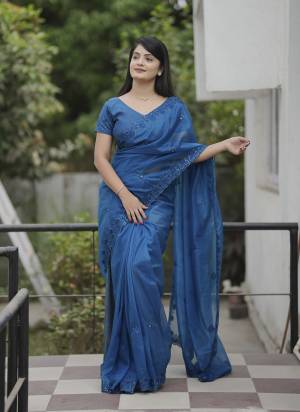 Garb These Party Wear Saree in Fine Colored.These Saree Are Twill Net And Blouse is Mono Diamond Silk Fabricated.Its Beautified With Designer Thread,Sequance Embroidery,Cut Work.