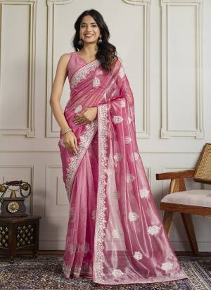 Garb These Party Wear Saree in Fine Colored.These Saree Are Twill Net And Blouse is Art Silk Fabricated.Its Beautified With Designer Thread Embroidery Work.