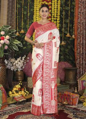 Garb These Fastive And Party Wear Saree in Fine Colored.These Saree And Blouse is Fabricated On Silk.Its Beautified With Heavy Woven Jari Designer.