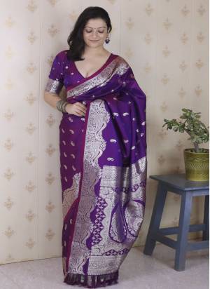 Looking These Party Wear Saree in Fine Colored.These Saree And Blouse is Fabricated On Banarasi Silk.Its Beautified With Weaving Silver Jari Designer.