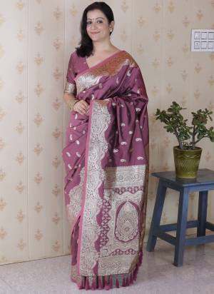 Looking These Party Wear Saree in Fine Colored.These Saree And Blouse is Fabricated On Banarasi Silk.Its Beautified With Weaving Silver Jari Designer.