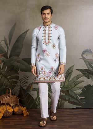 Looking These Party Wear Readymade Kurta Pair in Fine Colored.These Kurta Are Viscose Silk Fabricated on Pair.Its Beautified With Designer Multy Thread,Sequance Embroidery Work.