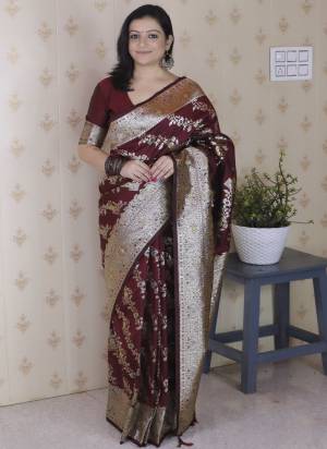 Looking These Party Wear Saree in Fine Colored.These Saree And Blouse is Fabricated On Banarasi Silk.Its Beautified With Weaving Silver Jari Designer.