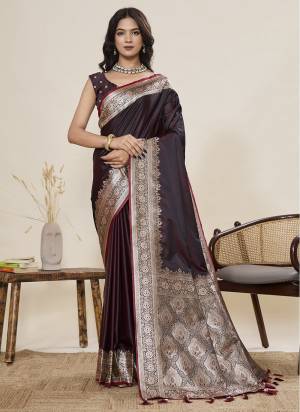 Looking This Party Wear Saree Paired With Blouse.This Saree And Blouse Are Satin Silk Fabric With Woven Jari Border Galla Designer. Buy This Pretty Saree Now.