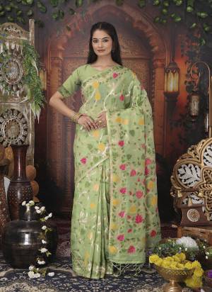 Attractive These Fastive And Party Wear Saree in Fine Colored.These Saree And Blouse is Fabricated On Linen Cotton.Its Beautified With Heavy Woven Multy Thread Designer.