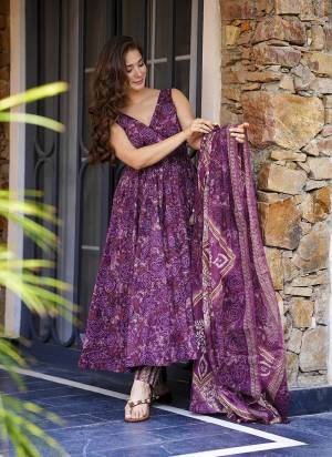 Attractive Looking These Beautiful Looking Readymade Anarkali Suits.These Top And Bottom is Fabricated On Muslin And Muslin Dupatta.Its Beautified With Designer Digital Printed.