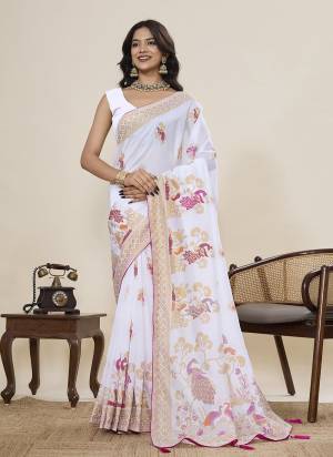 Looking This Party Wear Saree Paired With Blouse.This Saree And Blouse Are Cotton Fabric With Designer Table Printed With Foil Printed. Buy This Pretty Saree Now.