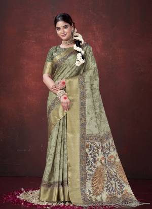 Look Attractive These Designer Party Wear Saree in Fine Colored.These Saree And Blouse Habotai Silk is Fabricated.Its Beautified Desiger Flower Digital With Foil Printed.
