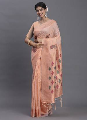 Attractive These Fastive And Party Wear Saree in Fine Colored.These Saree And Blouse is Fabricated On Linen Cotton.Its Beautified With Heavy Weaving Havey Designer.