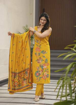 Looking These Suit in Fine Colored Pair With Bottom And Dupatta.These Top And Bottom Are Fabricated On Silk Pair With Silk Dupatta.Its Beautified With Designer Printed.