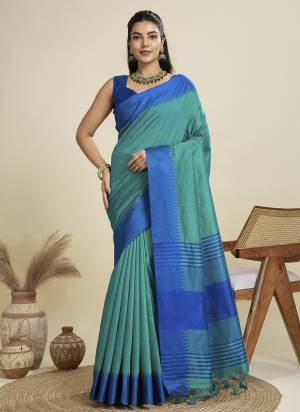Garb These Festive Wear Saree in Fine Colored.These Saree And Blouse is Fabricated On Khadi Raw Silk.Its Beautified With Wevon Pallu Border Gala Designer.