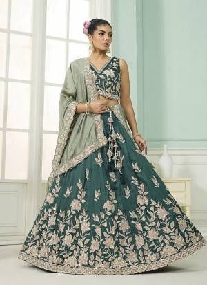 Atrractive This Party Wear Fine Color Fancy Heavy Designer Choli And Lahenga Fabriced On Silk And Dupatta Silk In Fabricated Beautified With Attrective Designer Heavy Sequance,Multy Thread  Embroidery Work. Buy Now.