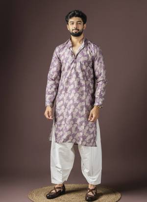 For A festive And Party Wear,Attractive These Readymade Kurta With Payjama in Fine Colored.These Kurta is Fabricated On Blended Cotton And Art Silk Bottom With Designer Printed.Buy Now.
