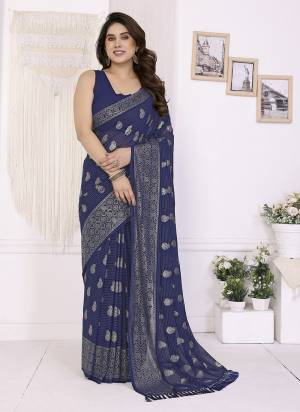 Attrective These Party Wear Saree in Fine Colored.These Saree Are Georgette And Blouse is Georgette Fabricated.Its Beautified With Designer Foil Printed.