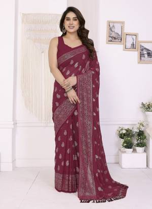 Attrective These Party Wear Saree in Fine Colored.These Saree Are Georgette And Blouse is Georgette Fabricated.Its Beautified With Designer Foil Printed.