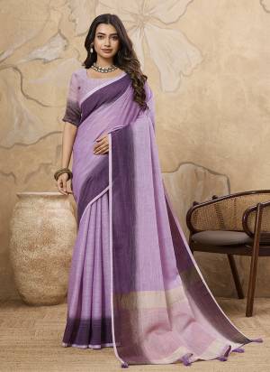 Attractive These Fastive And Party Wear Saree in Fine Colored.These Saree And Blouse is Fabricated On Linen.Its Beautified With Woven Designer.