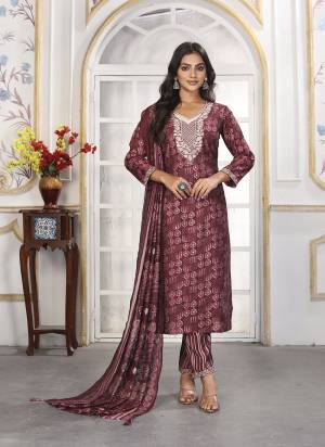 Garb These Beautiful Looking Readymade Suits.These Top And Bottom Are Chanderi And Dupatta Are Chanderi Fabricated.Its Beautified With Disigner Printed With Embroidery Work.