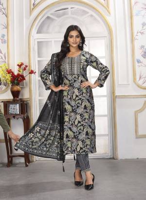 Garb These Beautiful Looking Readymade Suits.These Top And Bottom Are Chanderi And Dupatta Are Chanderi Fabricated.Its Beautified With Disigner Printed With Embroidery Work.