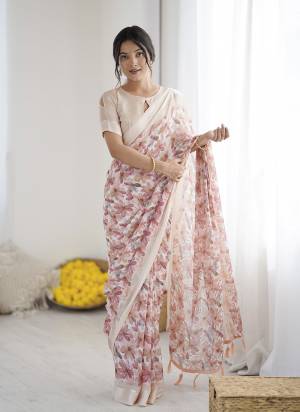 Garb These Party Wear Saree in Fine Colored.These Saree Are Georgette And Blouse is Fabricated On Georgette Pair.Its Beautified With Plain Saree With Woven Border Designer Printed Saree.