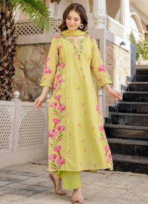 Looking These Suit in Fine Colored Pair With Bottom And Dupatta.These Top Are Chanderi Butti And Bottom Are Fabricated On Chanderi Pair With Chanderi Dupatta.Its Beautified With Woven Designer With Printed.