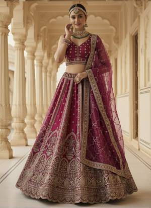 For A Fancy Designer Look,Grab These Lehenga Choli With Dupatta in Fine Colored.These Lehenga And Choli Are Gadhwal Silk And Dupatta Are Fabricated On Soft Net Pair.Its Beautified With Heavy Fancy Lace, Sequance,Chapat Jari,Thread Embroidery Work. 