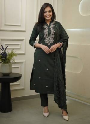 Looking These Suit in Fine Colored Pair With Bottom And Dupatta.These Top Are Rayon Slub And Bottom Are Fabricated On Rayon Slub Pair With Chanderi Dupatta.Its Beautified With Designer Embroidery Work.