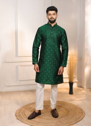 For A festive And Party Wear,Looking These Readymade Kurta With Payjama in Fine Colored.These Kurta is Fabricated On Jacquard Silk And Art Silk Bottom With Woven Butti Designer With Mirror Embroidery Work.Buy Now.