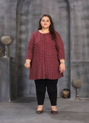 Grab These Beautiful Looking Readymade Big SizeTop.These Top is Fabricated On Rayon.Its Beautified With Designer Printed.