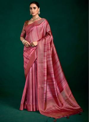 Garb These Party Wear Saree in Fine Colored.These Saree Are Tussar Silk And Blouse is Fabricated On Tussar Silk Pair.Its Beautified With Jandani Digital Printed With Designer Woven Lace Border And Pallu.