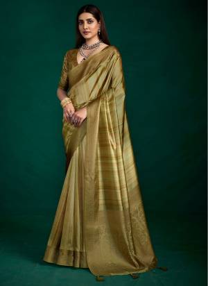 Garb These Party Wear Saree in Fine Colored.These Saree Are Tussar Silk And Blouse is Fabricated On Tussar Silk Pair.Its Beautified With Jandani Digital Printed With Designer Woven Lace Border And Pallu.