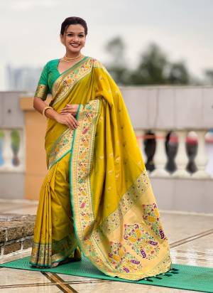 Attractive These Party Wear Saree in Fine Colored.These Saree Are Paithani Silk And Blouse is Fabricated On Paithani Silk.Its Beautified With Weaving Jacquard Meenakari Designer.