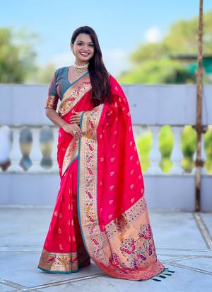 Attractive These Party Wear Saree in Fine Colored.These Saree Are Paithani Silk And Blouse is Fabricated On Paithani Silk.Its Beautified With Weaving Jacquard Meenakari Designer.
